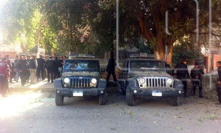 Una explosión sacude un puesto de control policial en El Cairo